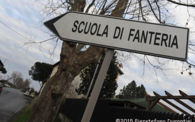 Noi vi armiamo voi combattete