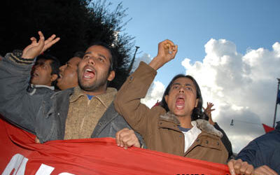 Un uomo, un immigrato.